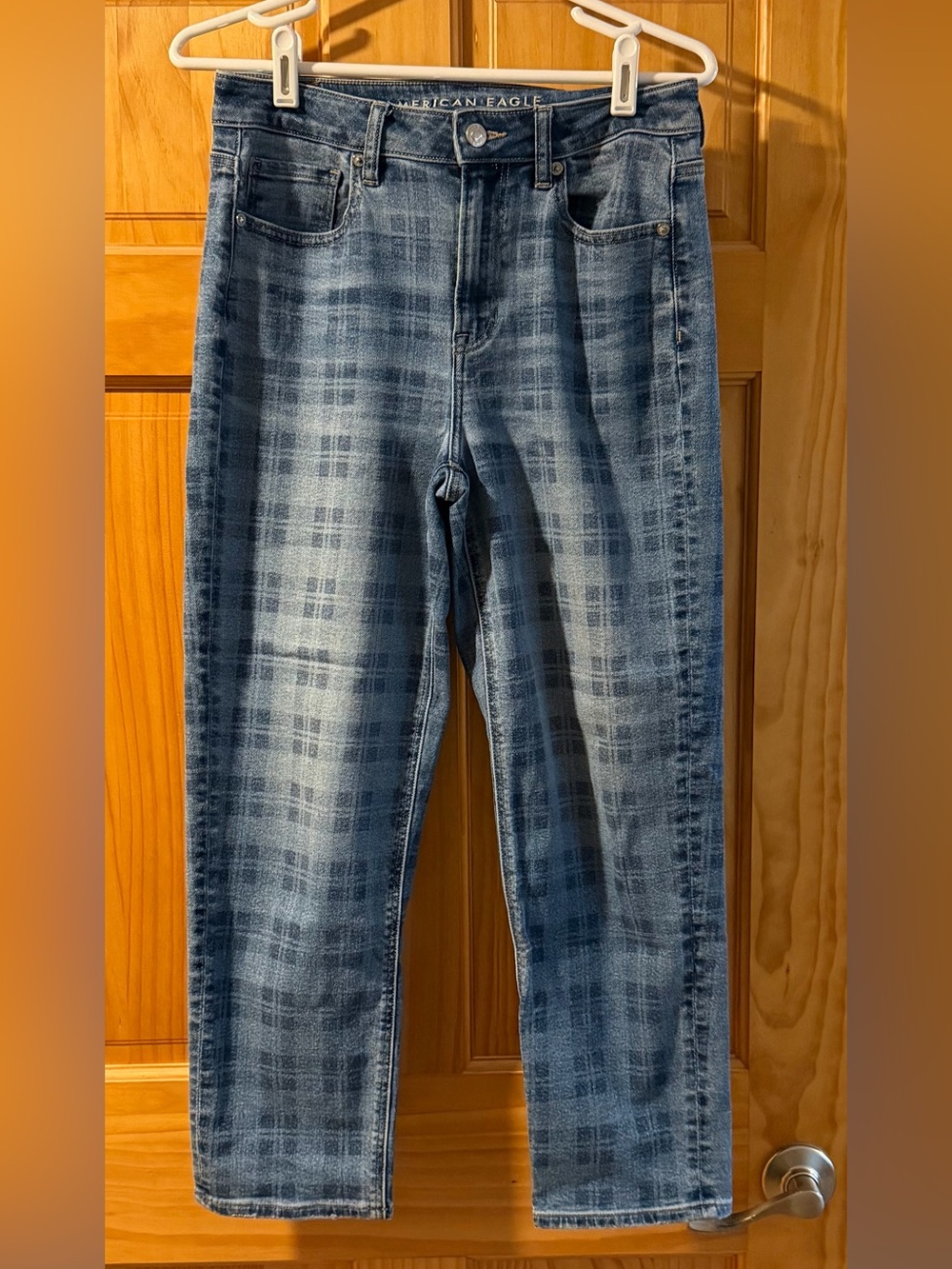 American Eagle Plaid Print Straight Jeans. Size 4 short.